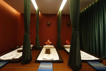 成都武侯区泰式按摩的被动瑜伽：当身体被折叠成诗